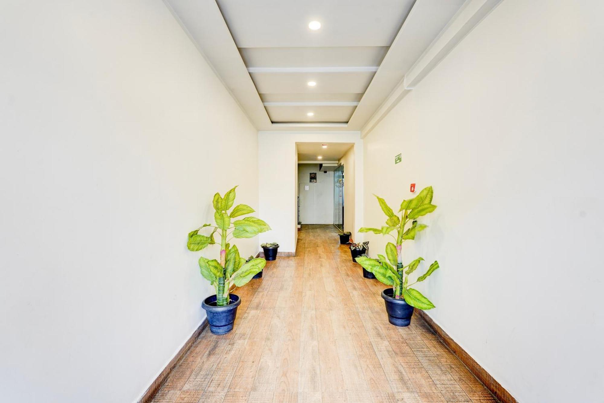 Super Townhouse Tirupati Hotel Exterior foto
