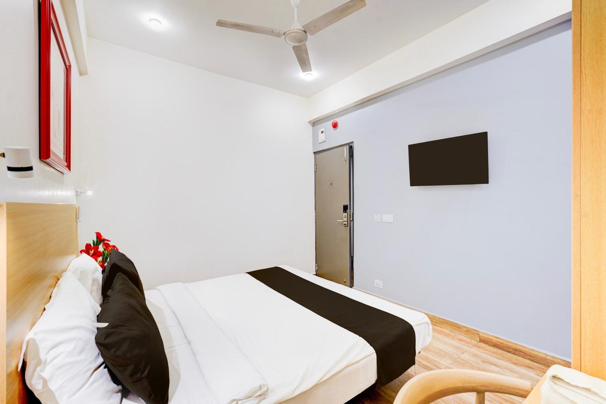 Super Townhouse Tirupati Hotel Exterior foto